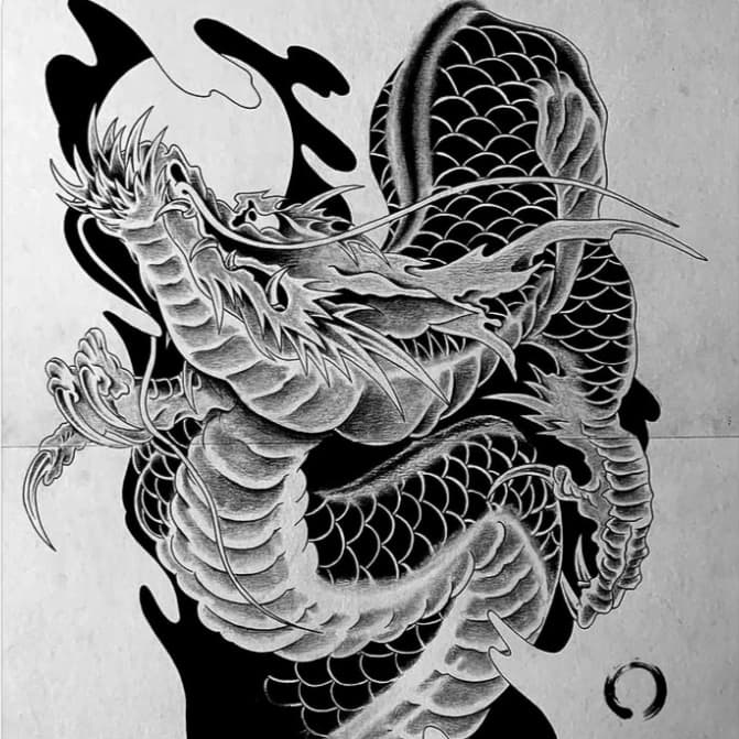 tatuagem oriental & japonesa: dragão serpente com longa forma sinuosa, em Guarulhos, São Paulo, Brasil, por Ale Saito | KAS TATTOO